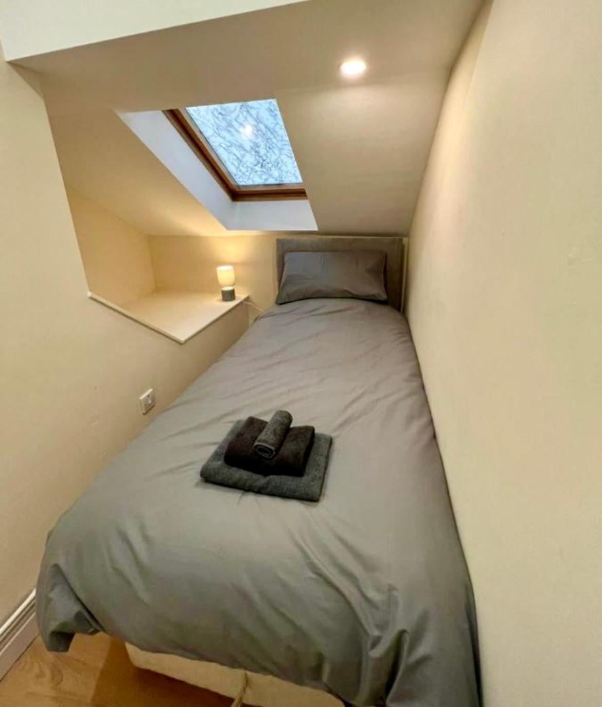 Cosy Penthouse Suite Happily Sleeps Up To Five Halifax Esterno foto
